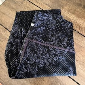 Lululemon yoga pants
